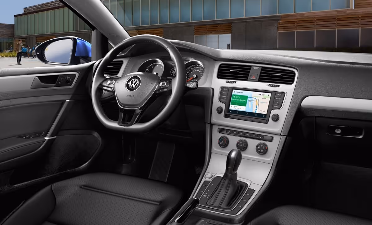 2017 Volkswagen Golf dashboard