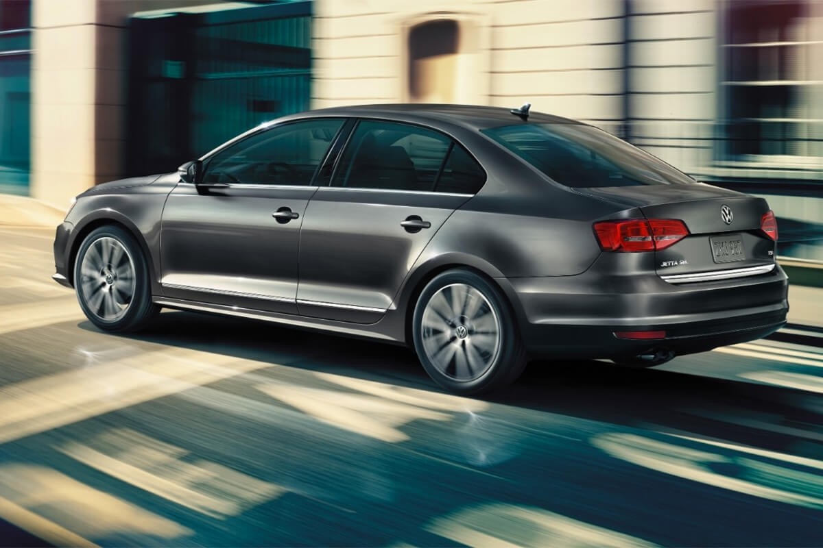 2017 Volkswagen Jetta city driving