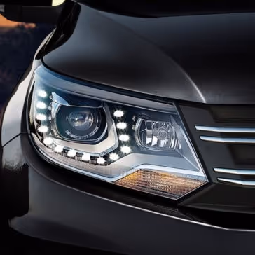 2017 Volkswagen Tiguan-Headlight Detail